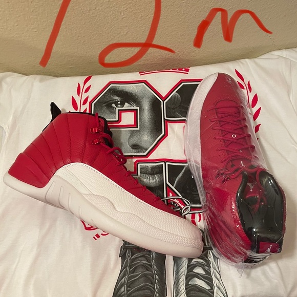 Aj12 white red